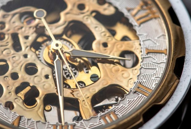 Montres automatiques vs. montres à quartz : quelle est la différence ?